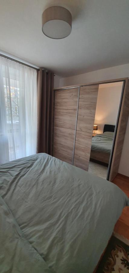 Apartament Chaplins 3 Camere Piatra Neamt Bagian luar foto