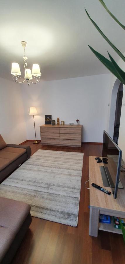 Apartament Chaplins 3 Camere Piatra Neamt Bagian luar foto